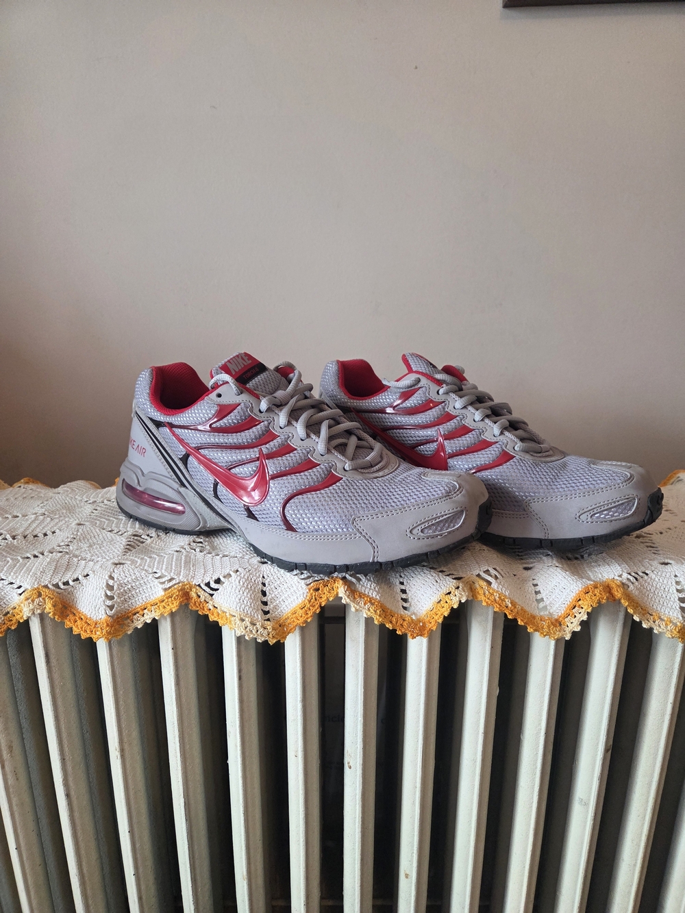Nike Men's Gray and Red Athletic Running Sneakers Nike Air Torch 4. Like New.